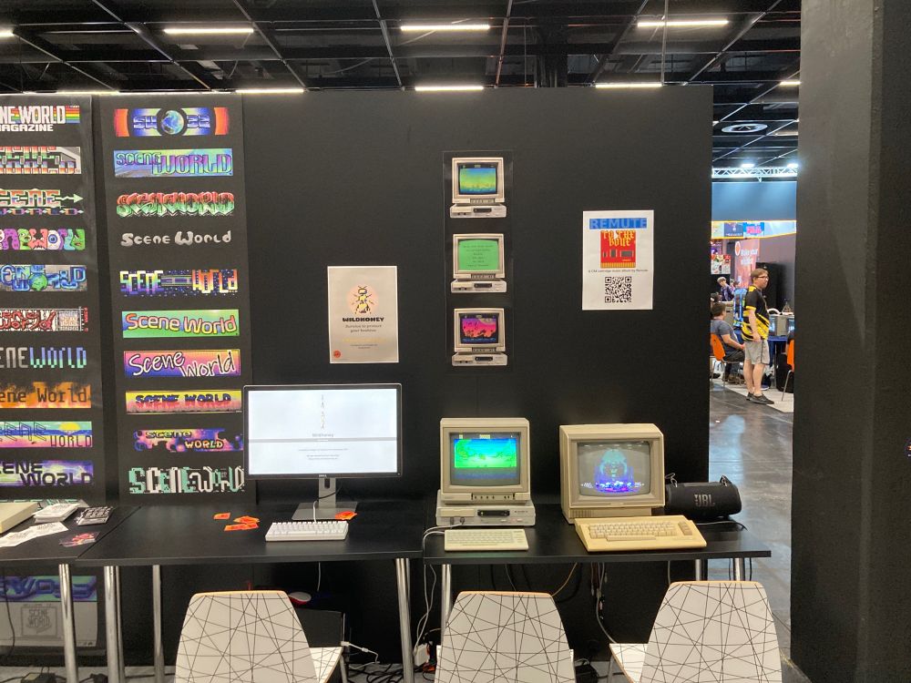 KC 85/4 with Agony demake in the middle