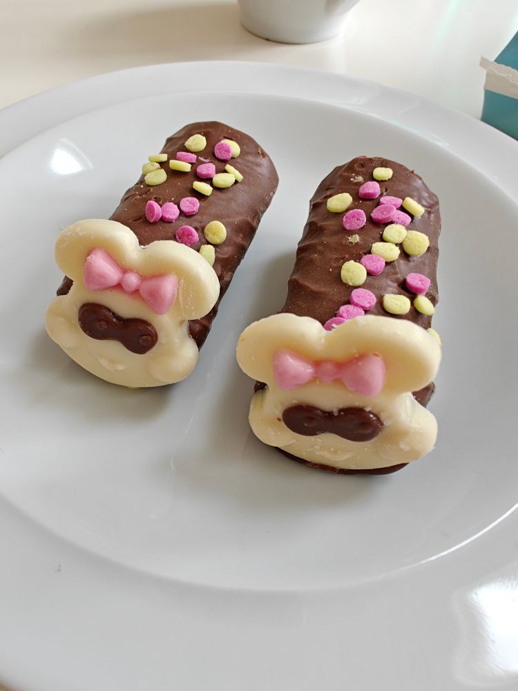 2 Mini Connie caterpillar cakes 