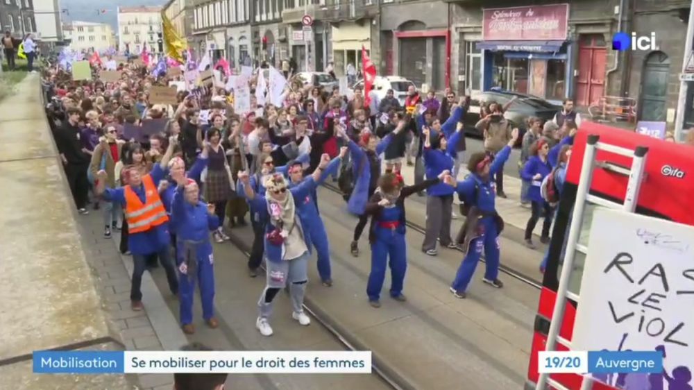 les rosies en manif, en pleine chorégraphie dans le cortège