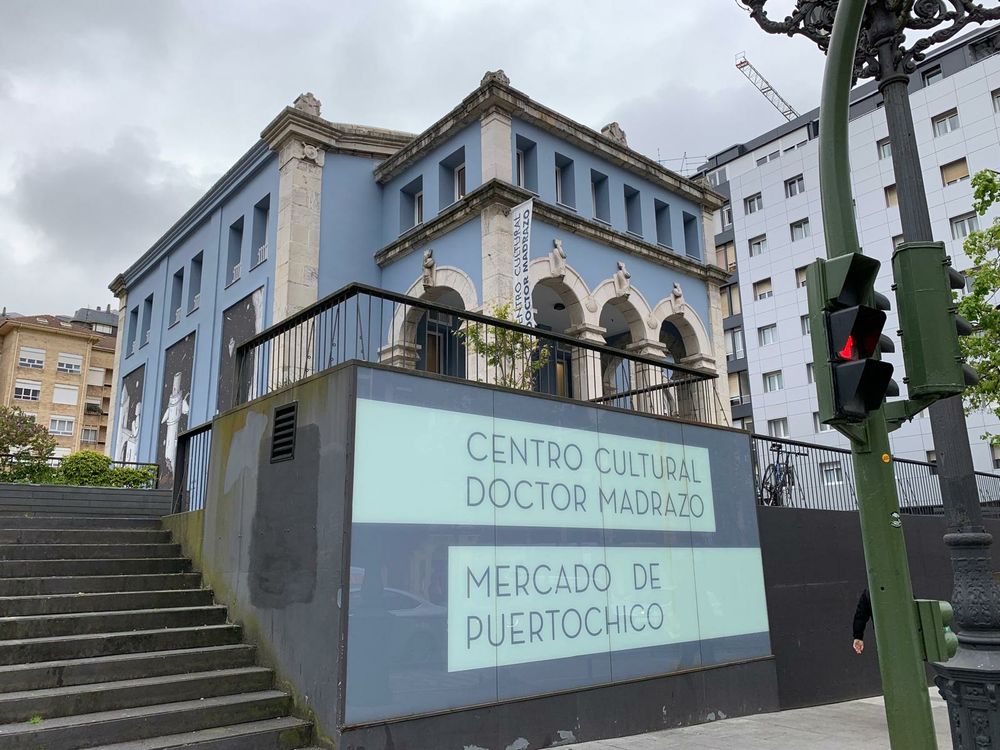 Fotografía del Centro Cultural Doctor Madrazo, donde el Ayuntamiento pretende autorizar la apertura de una hamburguesería 