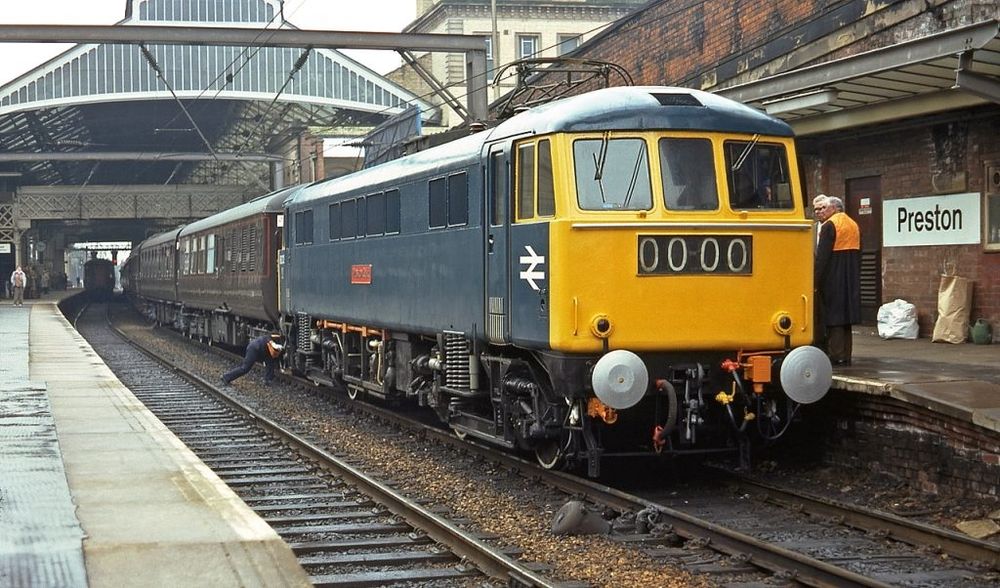 86212 at Preston with the Royal Train 
