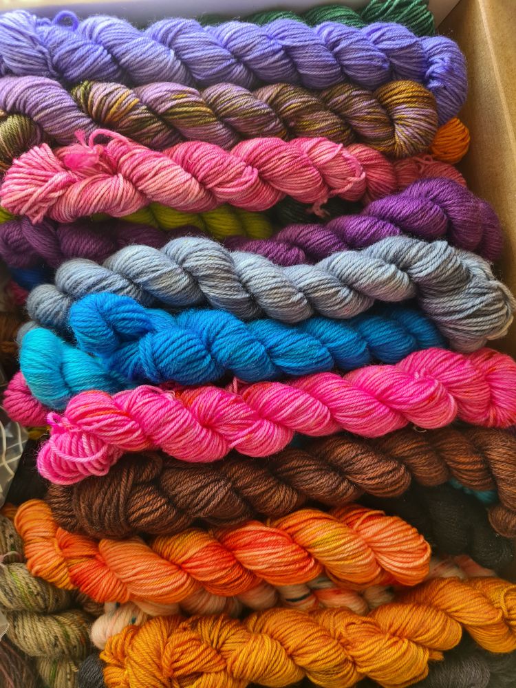 Colourful miniskeins