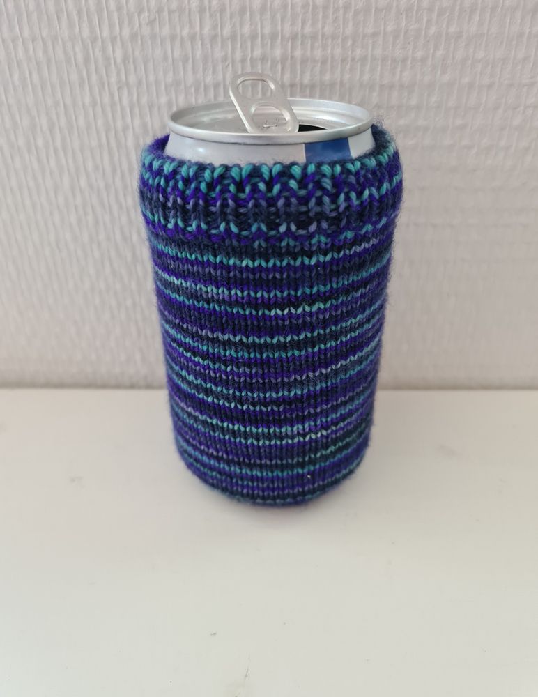 A knitted drink cozy