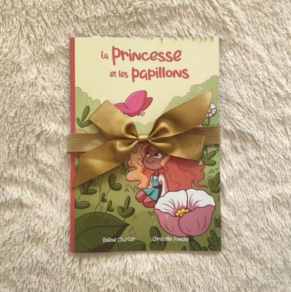La princesse et les papillons, l'album jeunesse illustré par Christelle Ponche et écrit par Solène Chartier. Un conte autour de l'acceptation de ses différences !