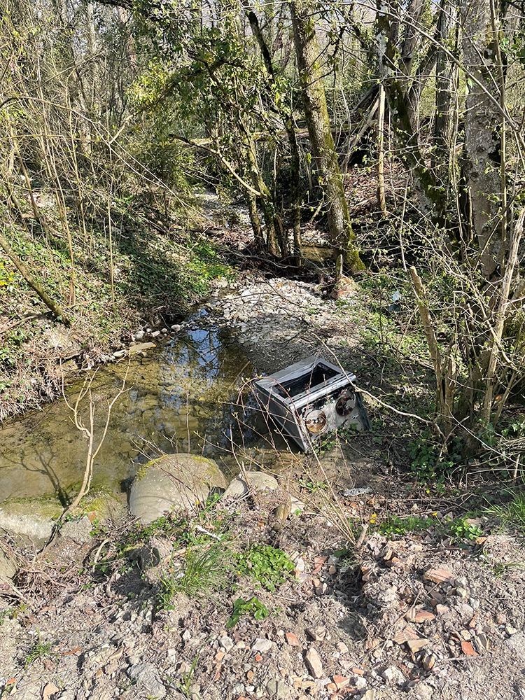 Pollution d'un cours d'eau de la commune de Neydens (Haute-Savoie