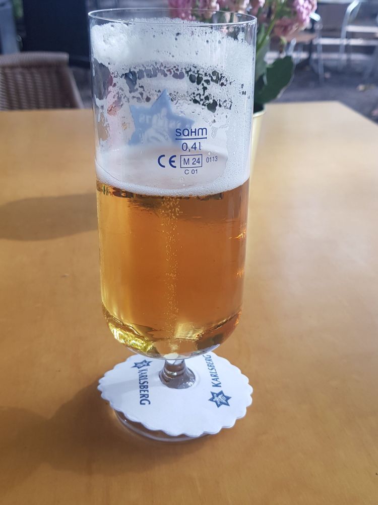 Bierglas im Restaurant, Wetter genießen 👍