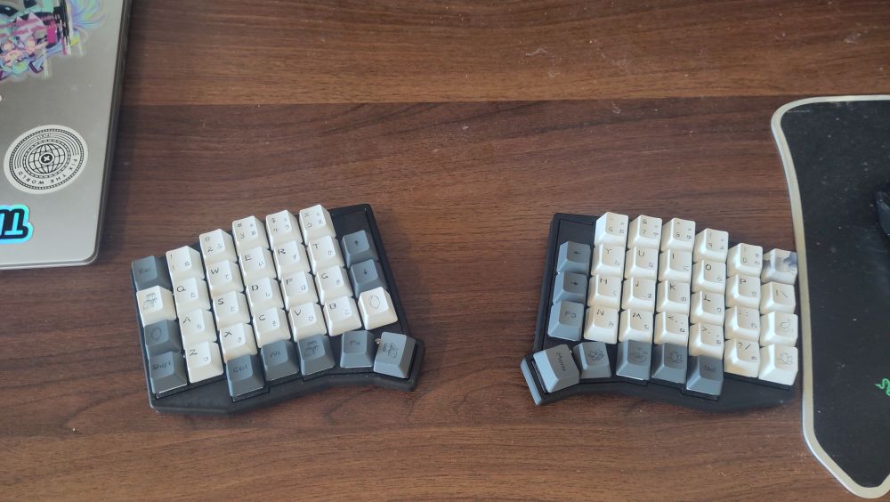 A split keyboard consisting of two parts separated in a dactyl style for ergonomic typing