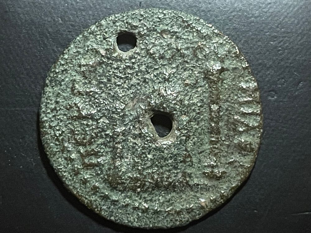 Reverse ΠΕΡΓΑΙΑC ΑΡΤΕΜΙΔΟC ΑCΥΛΟΥ Α
Distyle temple with Artemis of Perge, flanked by star and crescent