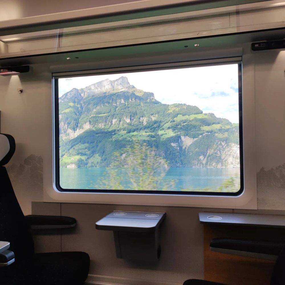 #trenogottardo @sob_ch #urnersee @sbbcffffs #gotthard #gottardo #train #trainfluencer