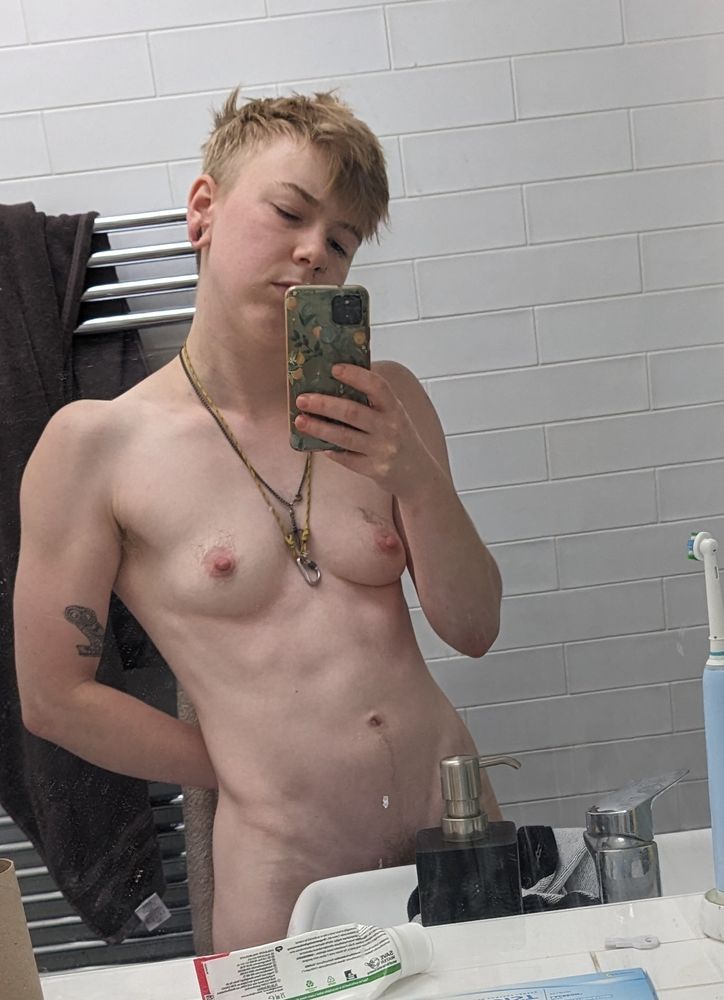 Naked dude in (his friend's) messy bathroom, circa 2am