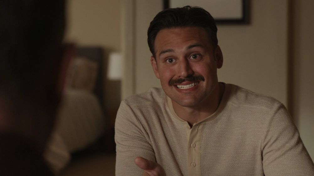 Eddie diaz with his deranged smile but he still looks good so we forgive him