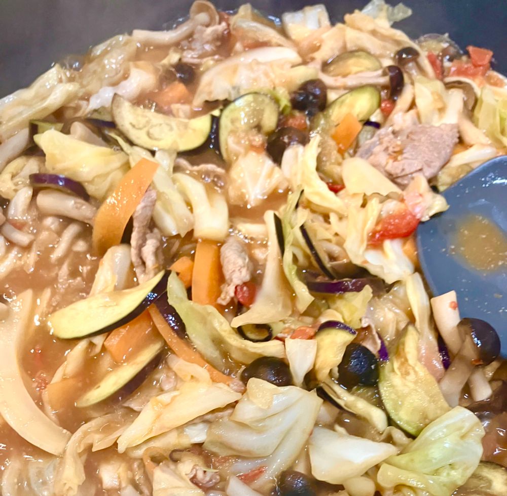 味噌トマトナスキャベツきのこ豚バラ煮