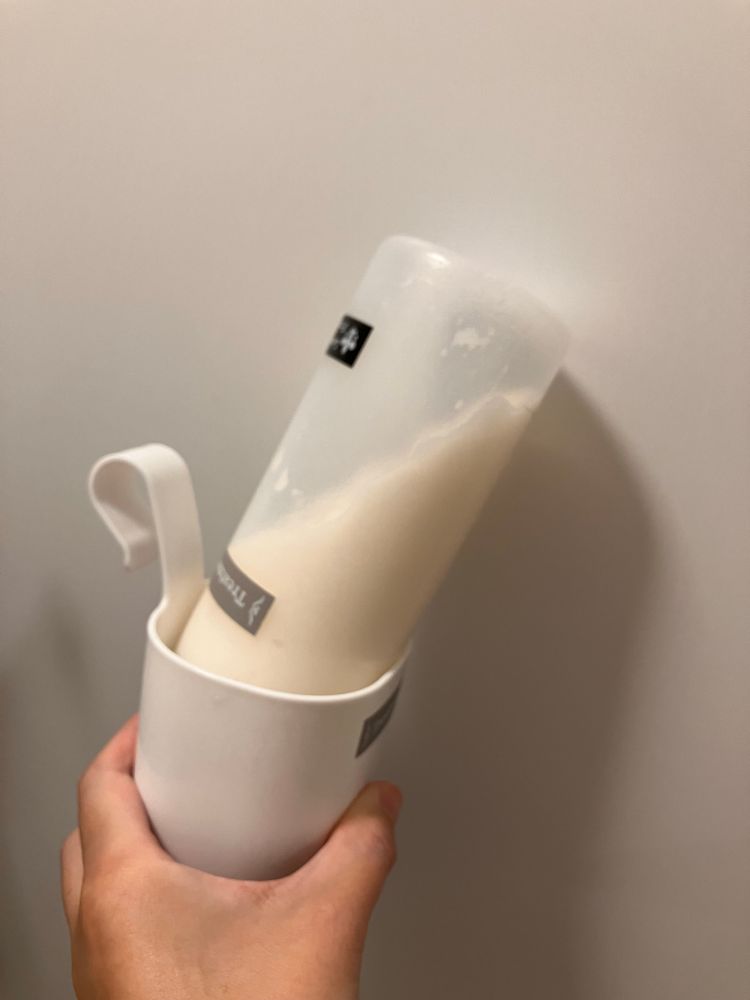 oxoドレッシングボトル350mLにトリートメント詰めたやつ