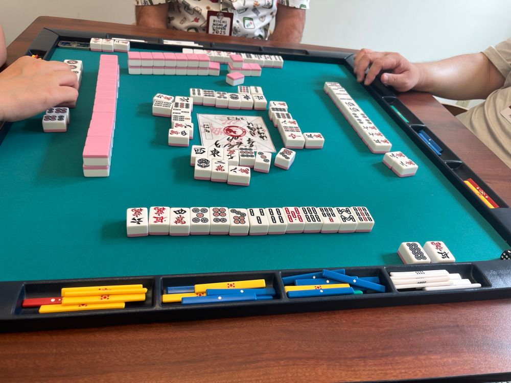 Riichi Mahjong, 406m567p3456789s, dora is 6m, ura is 9p, ron on the 9s from toimen after one call