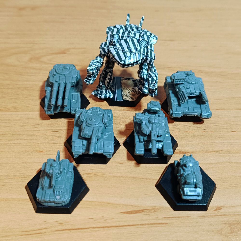 Dazzle King Crab, with bare plastic Schrek PPC carrier, Ontos, Patton, Manticore, J Edgar and Skulker vehicles.