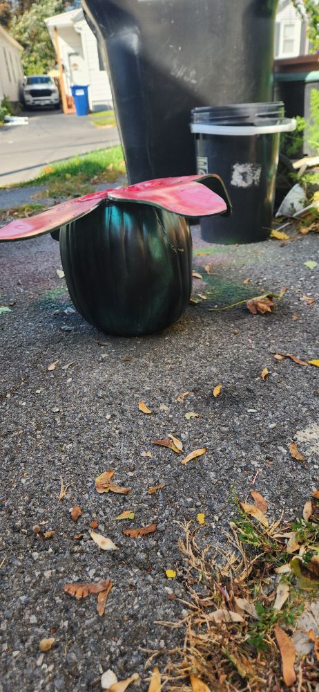 A craft pumpkin turned into an alien egg 