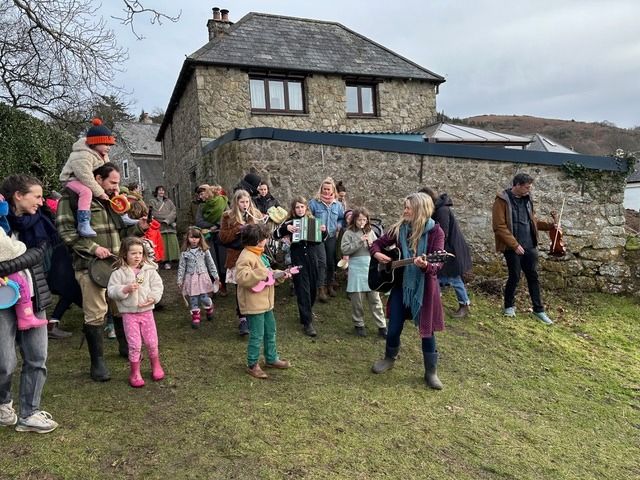 The Wassaillers carry instruments, drums, and noise-makers as they walk from Ore Hill Gate to the apple trees. With music, songs, stories, and lots of drumming and banging, the aim is to create a great noise to wake up trees for the coming of spring.