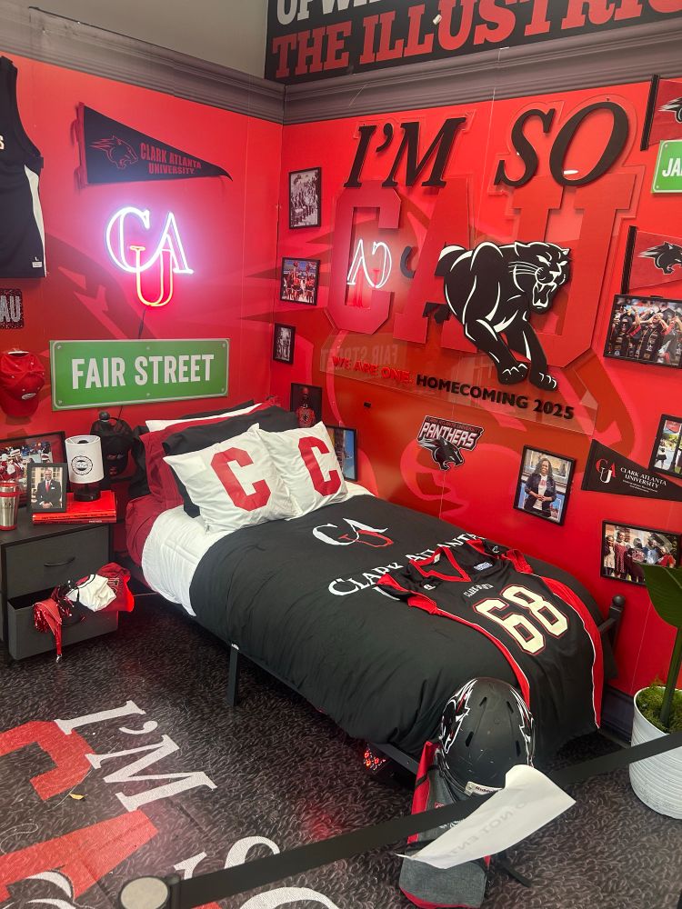 lol my dorm never looked this decorated