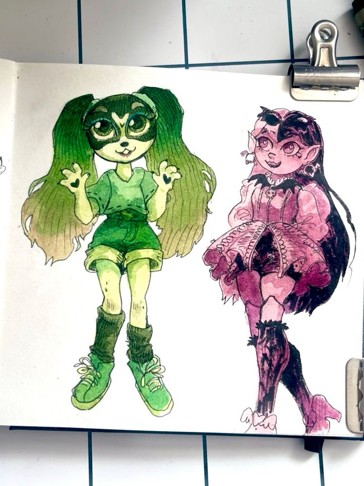Pepper Parsons and Draculaura (fashion dolls)
