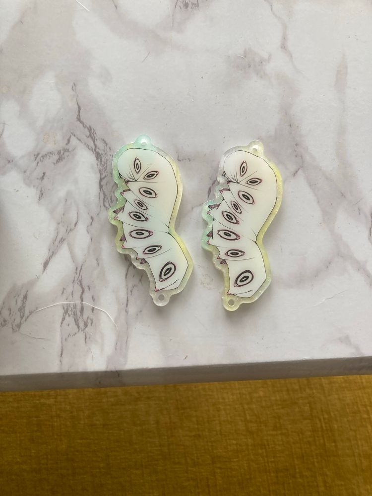 fresh out of the package, no filter, green ‘marble’ caterpillar girls