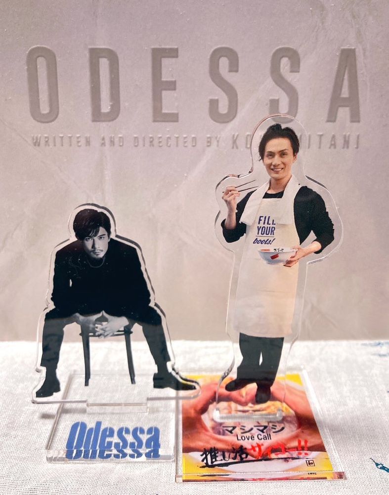 左　オデッサ アクリルスタンド
右　マシマシLove Call アクリルスタンド