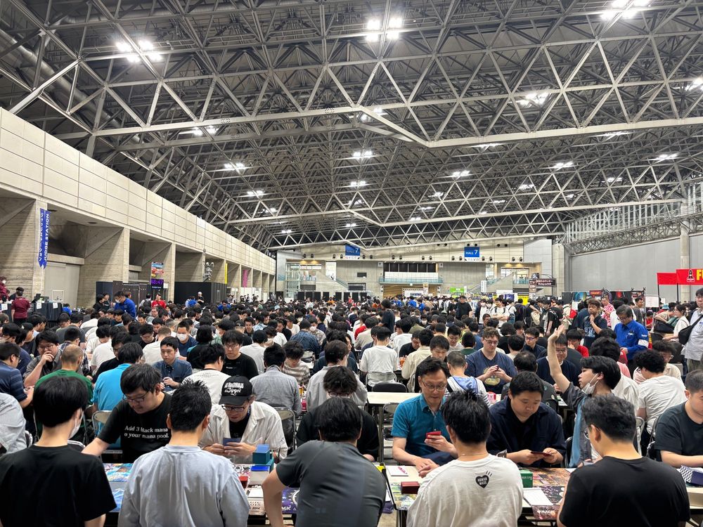 The event hall at the start of Day 2 with players seated