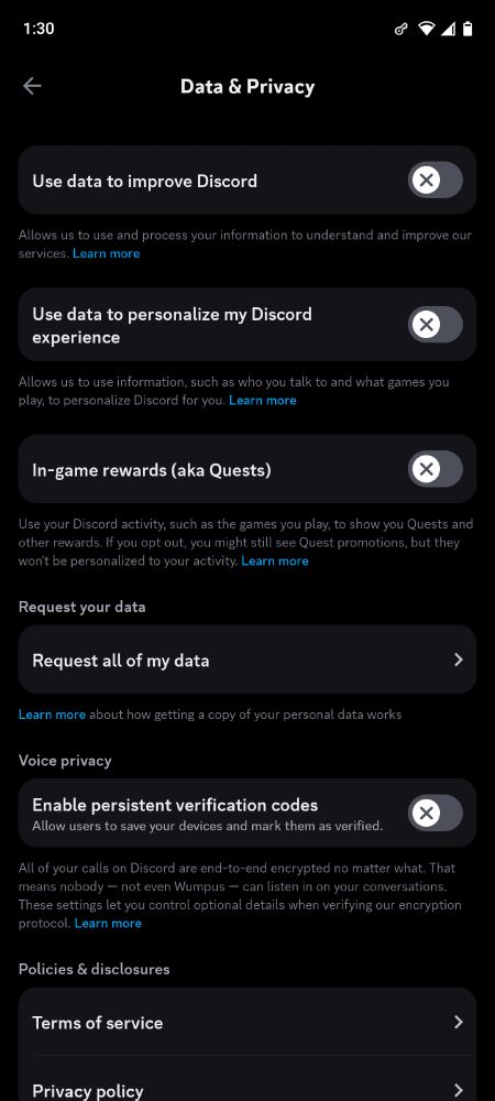 the data & privacy menu, with toggles for "use data to improve discord", "personalize my discord experience", and "in-game rewards", all toggled off.