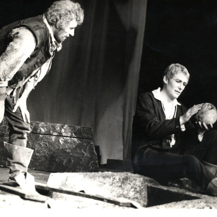 Read about Peter O'Toole's performance of Hamlet at the National Theatre in 1963, as a companion piece to the production of Sam Mendes' The Motive and the Cue.