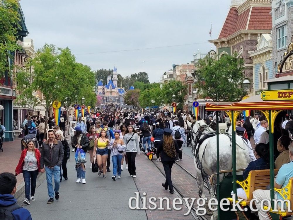 Disneyland Main Street USA - The Geek's Blog @ disneygeek.com