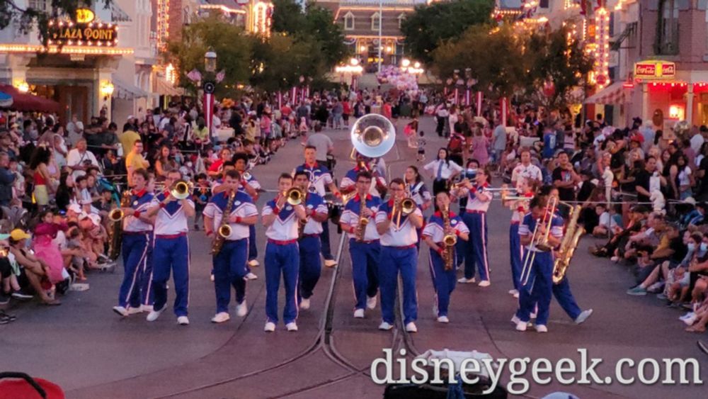 Video: Disneyland All-American College Band on Main Street USA - The Geek's Blog @ disneygeek.com