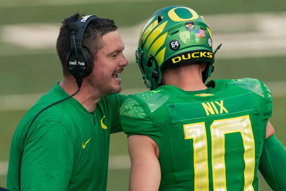 Bowl season to include coach-player communication tech trial