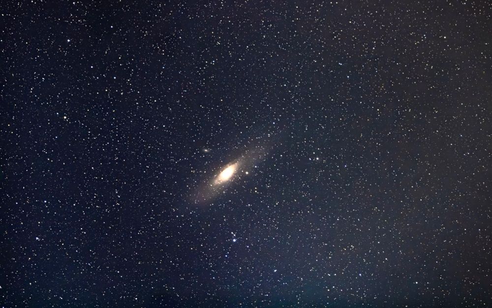 Andromeda galaxy single exposure image at 300mm 