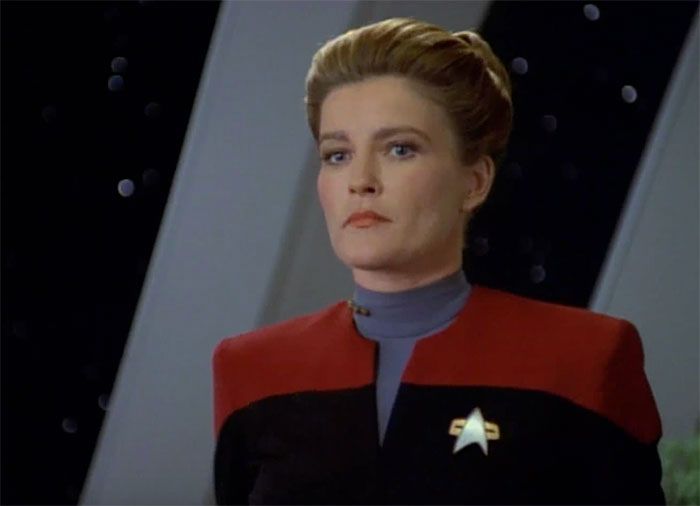 screenshot of star trek voyager's captain janeway in the starfleet uniform