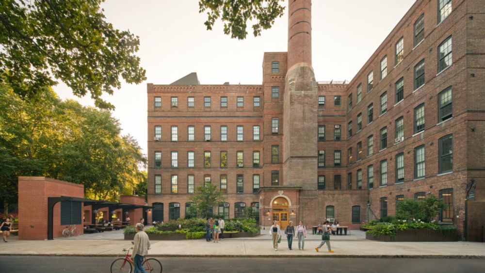 Pratt Institute: East Hall Plaza - Open House New York