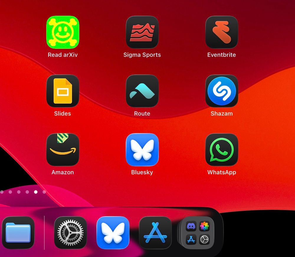 Dark mode app icon is still blue