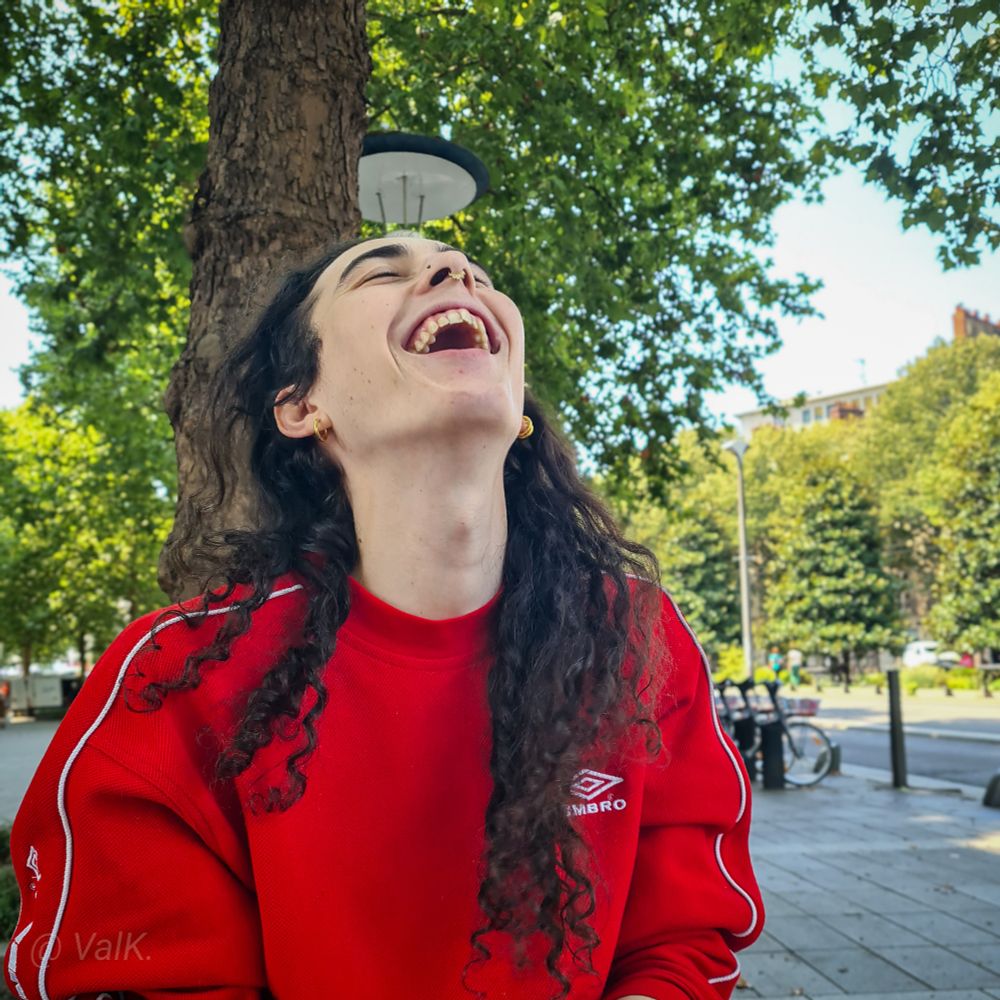 La même photo mais Pia explose de rire !