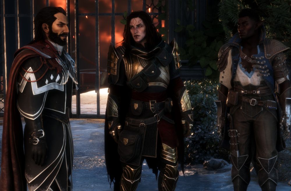 [Mun notes: (l to r), Lucanis Dellamorte in recolor of Corvid cloak armor set, custom elven male Rook in Pursuant's implements armor, Davrin in dark blue trimmed default armor, Treviso, following #veilguardspoilers quest to save city from a dragon's attack.]