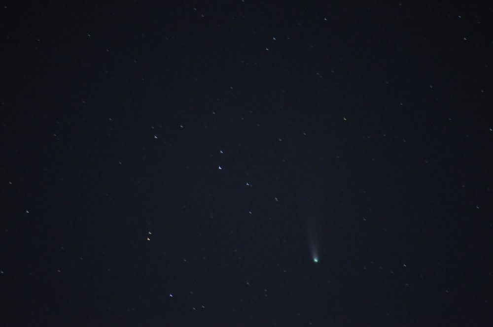 Comet C/2025 A6 (Lemmon) Tuesday October 28 2025
Photo taken with my Nikon D5000 Camera at 200mm, F/5.6, 8 second exposure ISO 3200.