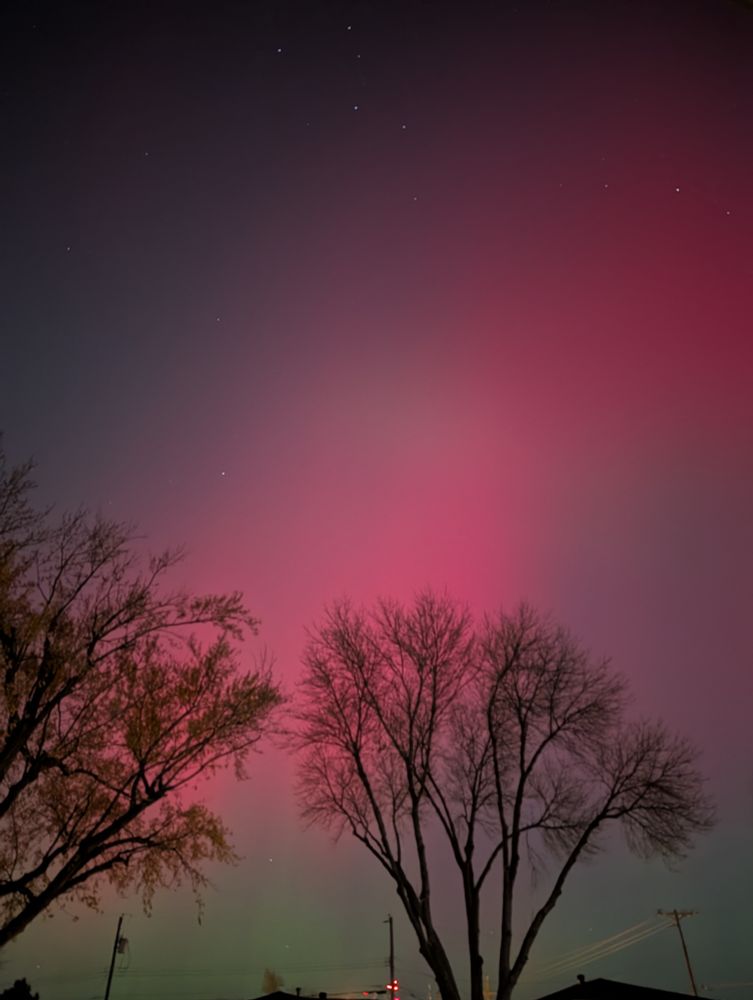 Aurora Borealis, At this time of year, at this time of day, in this part of the country, localized entirely within Omaha Nebraska.