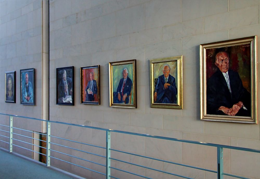 Portraits in der Kanzlergalerie