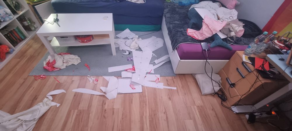 The aftermath of adjusting the pattern. Just a lot of paper strewn around and in general a lot of chaos lol