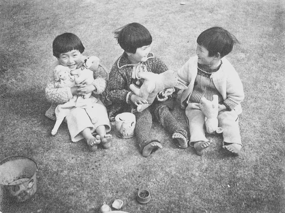Rummel’s father, Kazuo Shindo, took this photo of his daughter, left, playing with neighbours Hiroko and Fumiko in 1941. Four years later, he would be in the centre of #Hiroshima when the atomic bomb hit.

Rummel now resides in British Columbia, and has written a memoir titled Hiroshima: Memories of a Survivor.

Photo submitted by Sachi Komura Rummel

Source: https://www.cbc.ca/news/world/hiroshima-survivors-voices-nuclear-arms-control-1.5674868

#japanesehistory #atomicbomb #librarysky #history #japan #cbc #fundthecbc #savethecbc #WW2