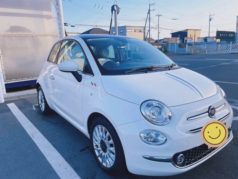 FIAT500 ツインエア グレードはラウンジ
ボディカラーはボサノバホワイト
ガラスルーフがお気に入り😍