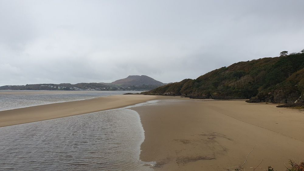 Portmeirion beach at low tide. No sign of big bouncing balls chasing Patrick MacGoohan