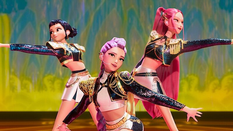 K-pop Demon Hunter Rumi Zoey and Mira in black and gold outfits 