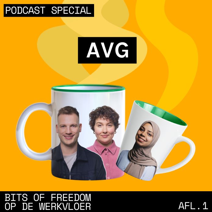 Podcast special aflevering 1: AVG. Twee kopjes met daarop de portretfoto's van de drie Bits of Freedom collega's die in deze podcast zitten.