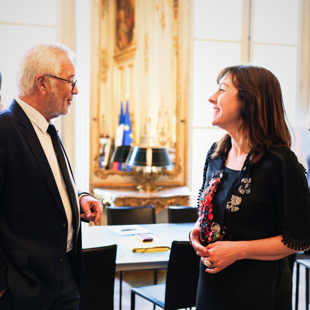 Carole Delga et François Rebsamen dans son bureau à Paris. 