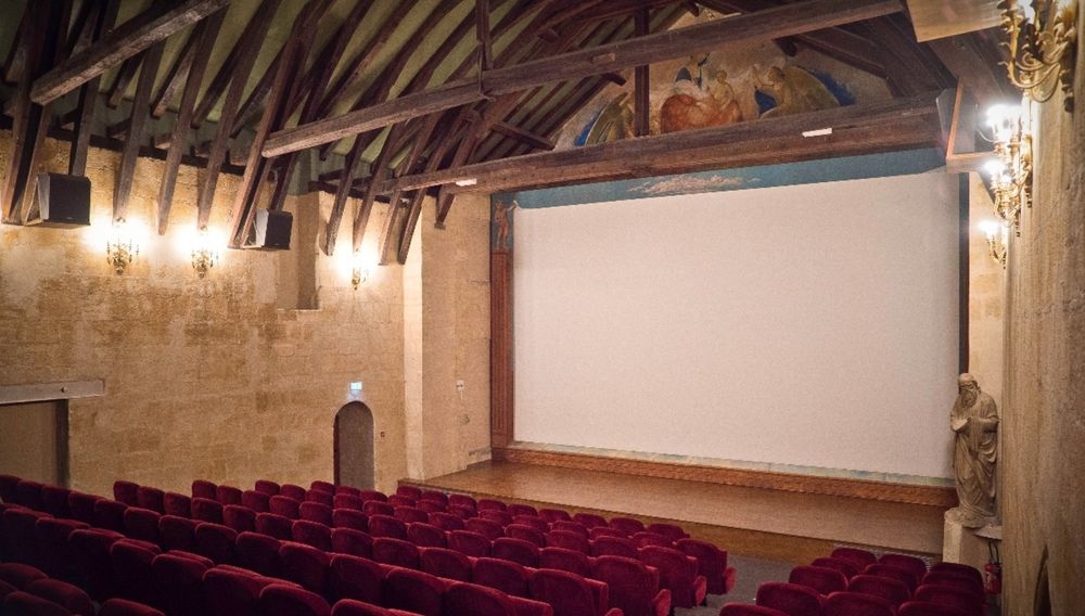 Une des salles du cinéma Utopia de Bordeaux, installé dans une vieille église