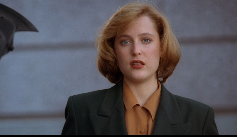 Scully gazing