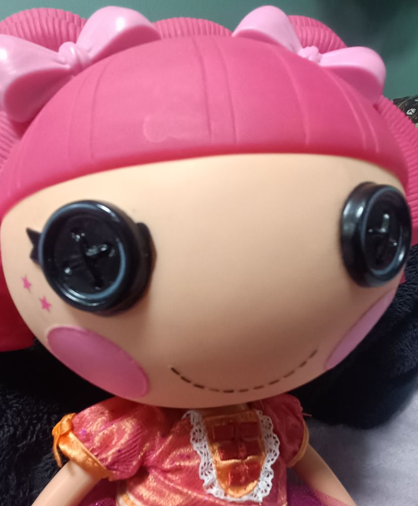 Closeup of Tippy Tumblelina Lalaloopsy doll 